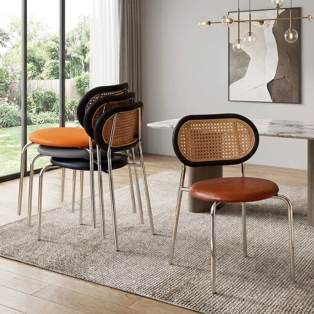 Simple Design Chair – Elegant Seating for Home & Office